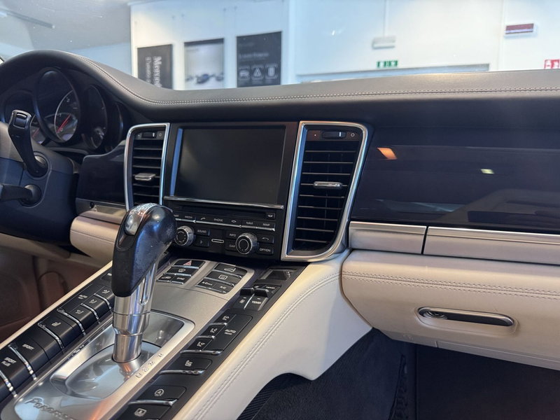 Porsche Panamera usata a Messina (14)