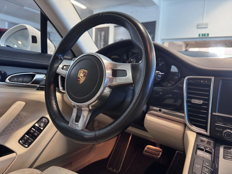 Porsche Panamera usata a Messina (16)