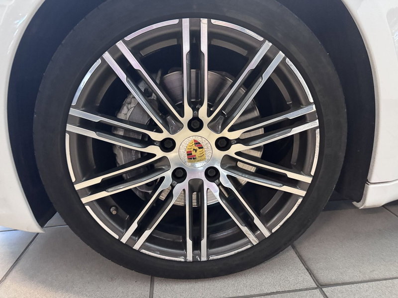 Porsche Panamera usata a Messina (5)