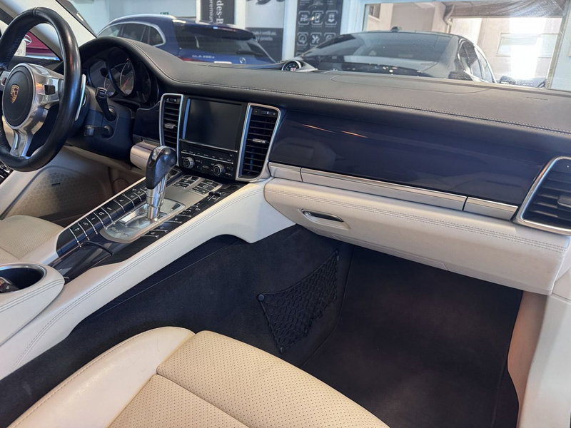 Porsche Panamera usata a Messina (9)