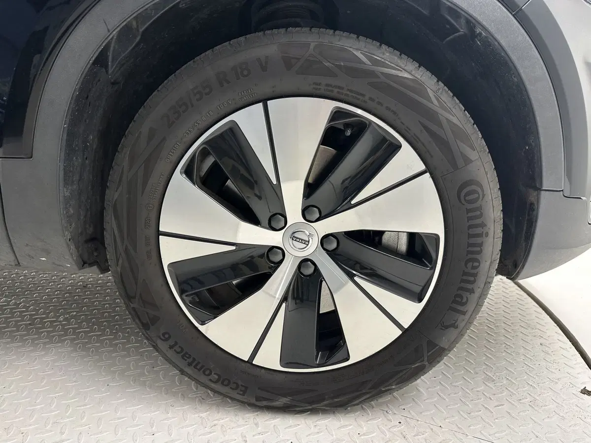 Volvo XC40 usata a Bergamo (9)