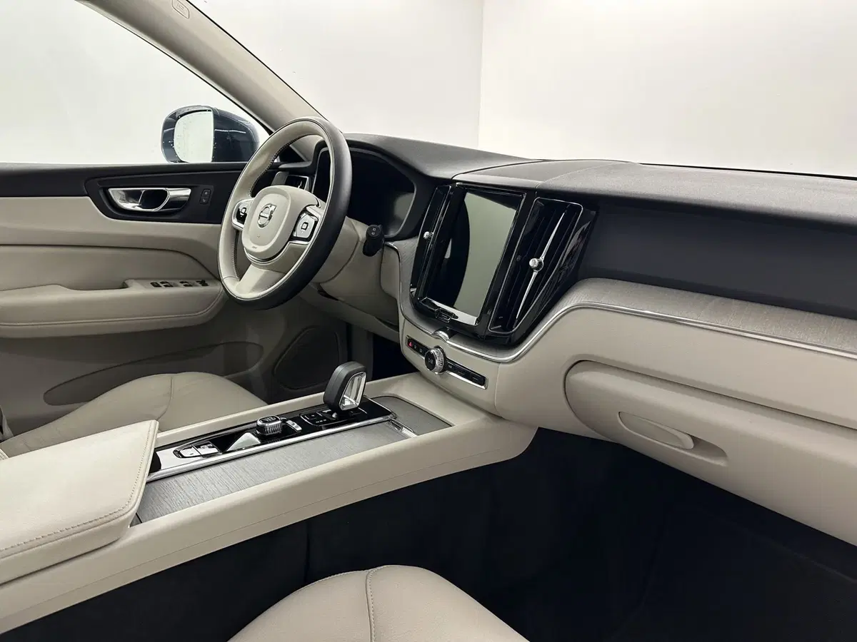 Volvo XC60 usata a Bergamo (11)