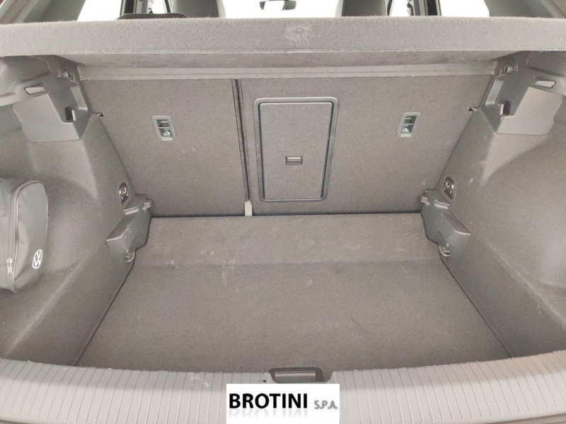 Volkswagen T-Roc usata a Massa-Carrara (15)