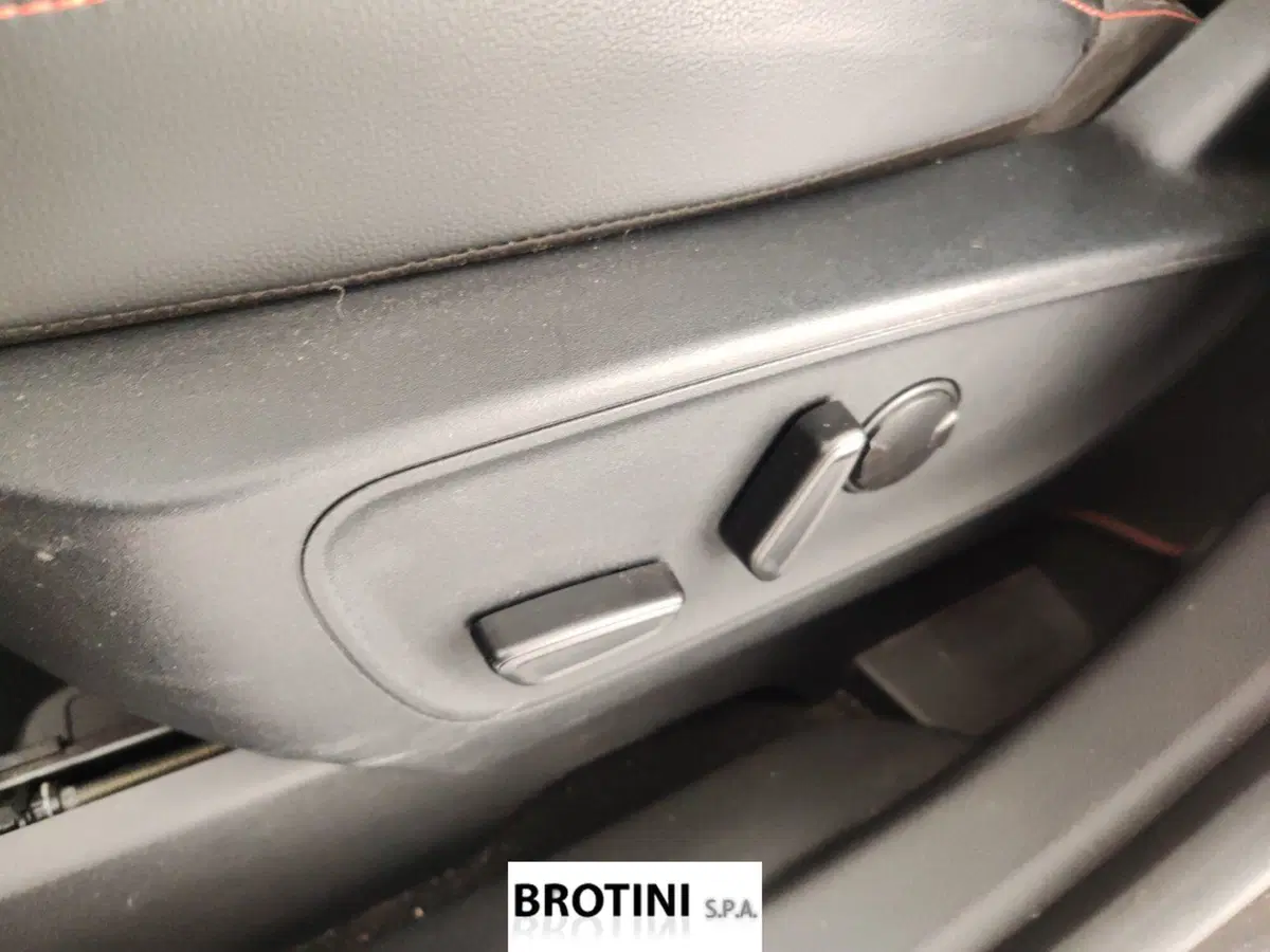 Ford Kuga usata a Massa-Carrara (10)