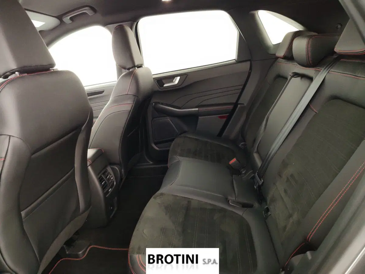 Ford Kuga usata a Massa-Carrara (11)