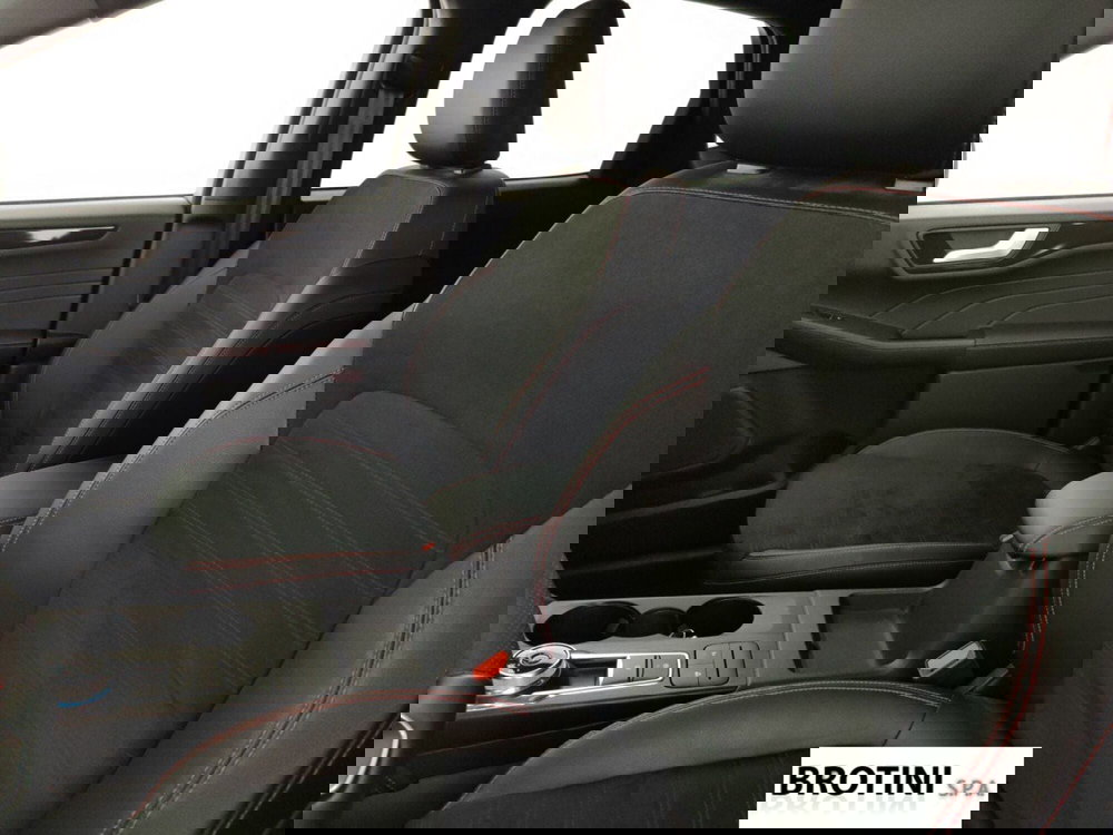 Ford Kuga usata a Massa-Carrara (9)