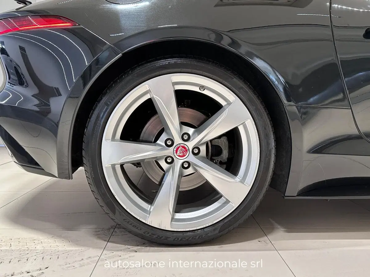 Jaguar F-Type Cabrio usata a Varese (9)