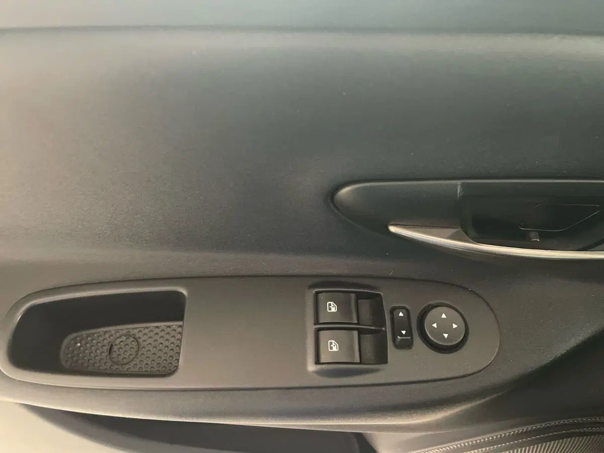 Lancia Ypsilon usata a Salerno (13)