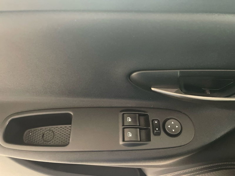 Lancia Ypsilon usata a Salerno (13)