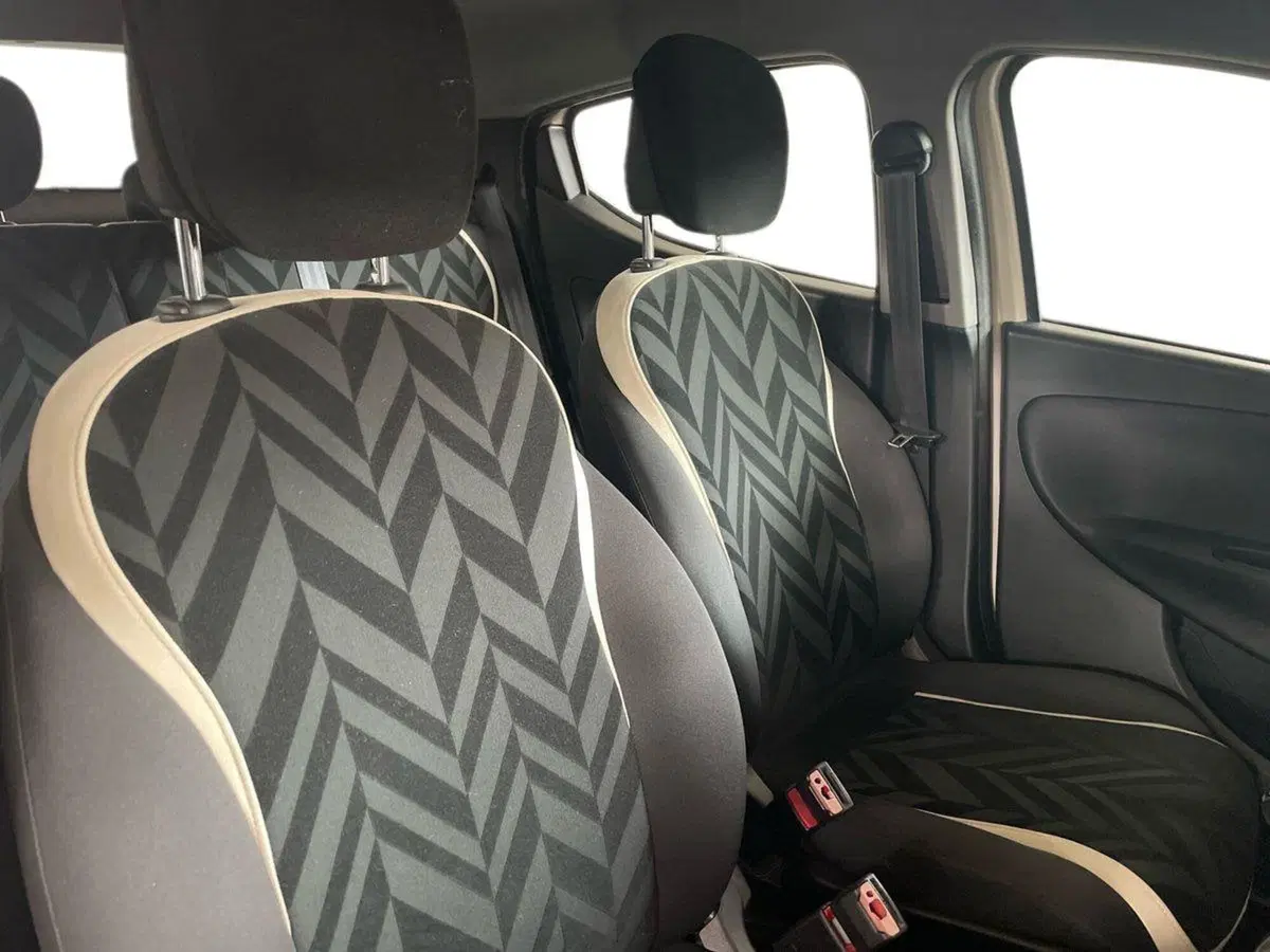 Lancia Ypsilon usata a Salerno (16)