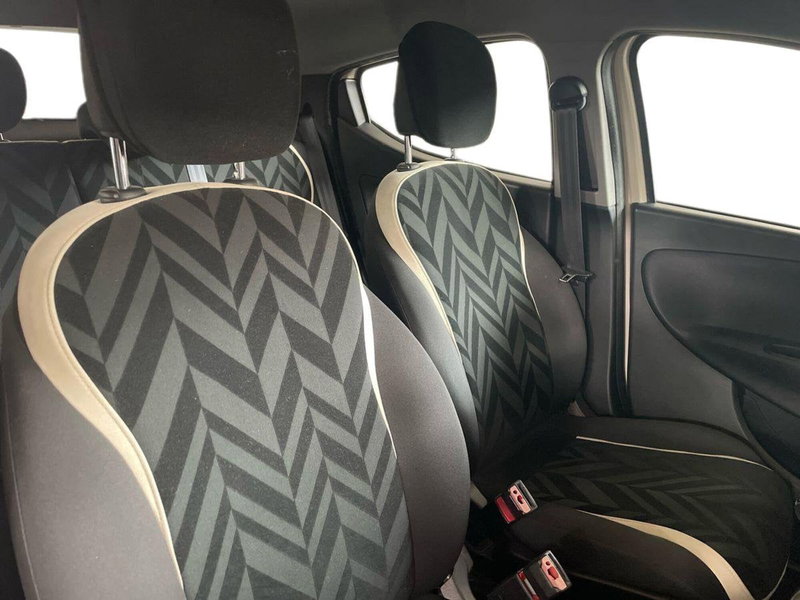 Lancia Ypsilon usata a Salerno (16)