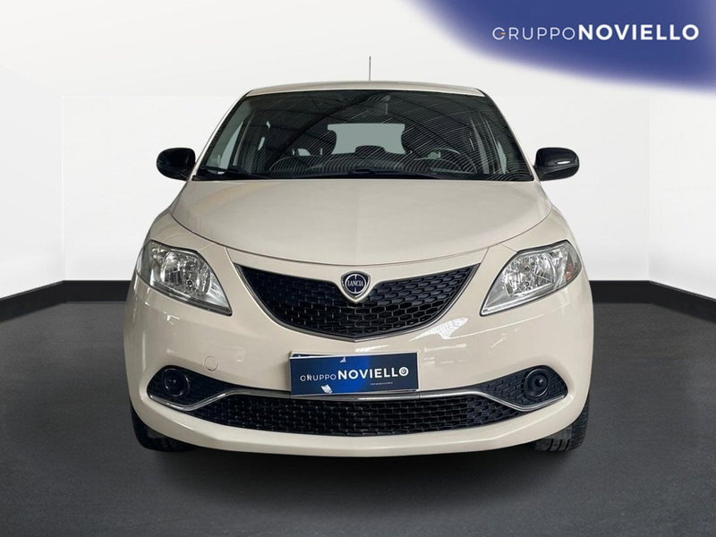 Lancia Ypsilon usata a Salerno (2)