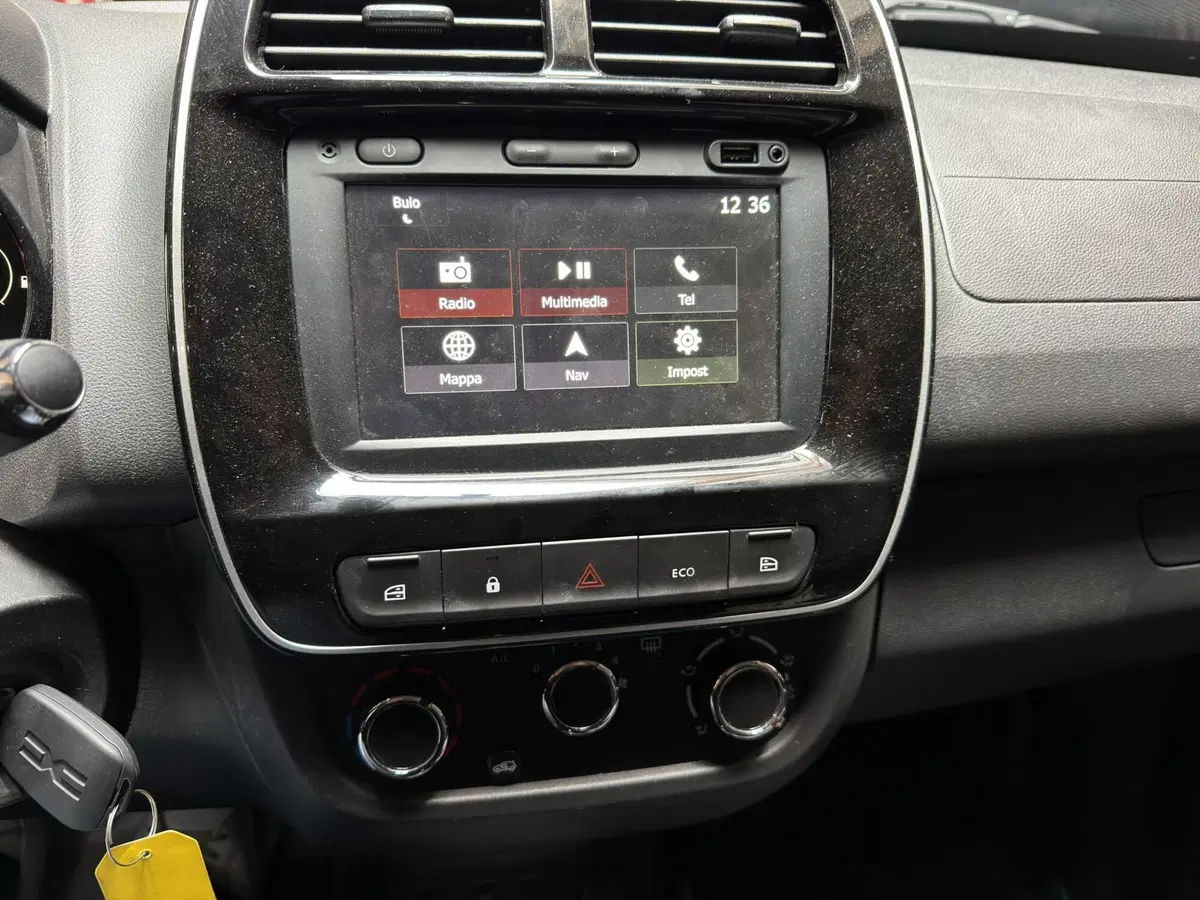Dacia Spring usata a Milano (11)