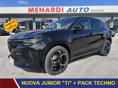 Alfa Romeo Junior elettrica Ti 156cv nuova a Bernezzo