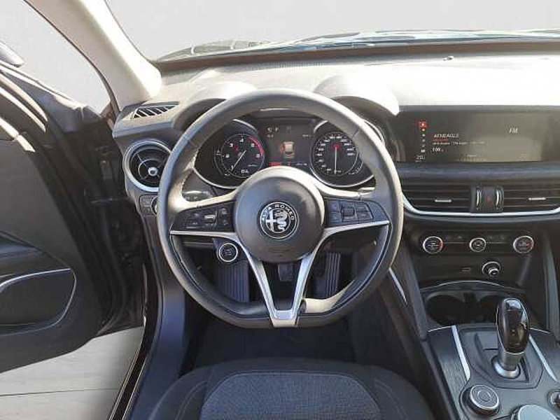 Alfa Romeo Stelvio usata a Venezia (12)