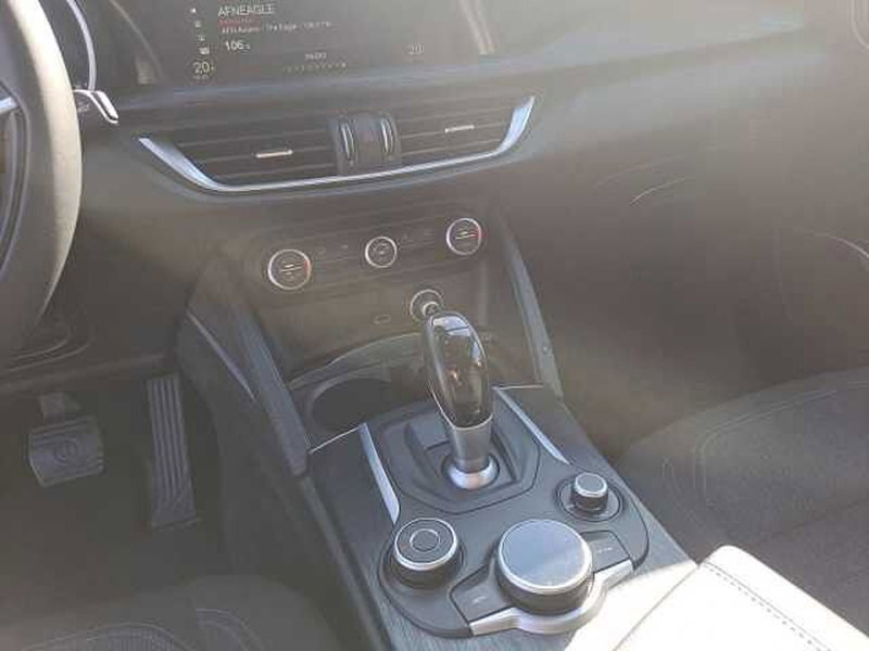 Alfa Romeo Stelvio usata a Venezia (14)