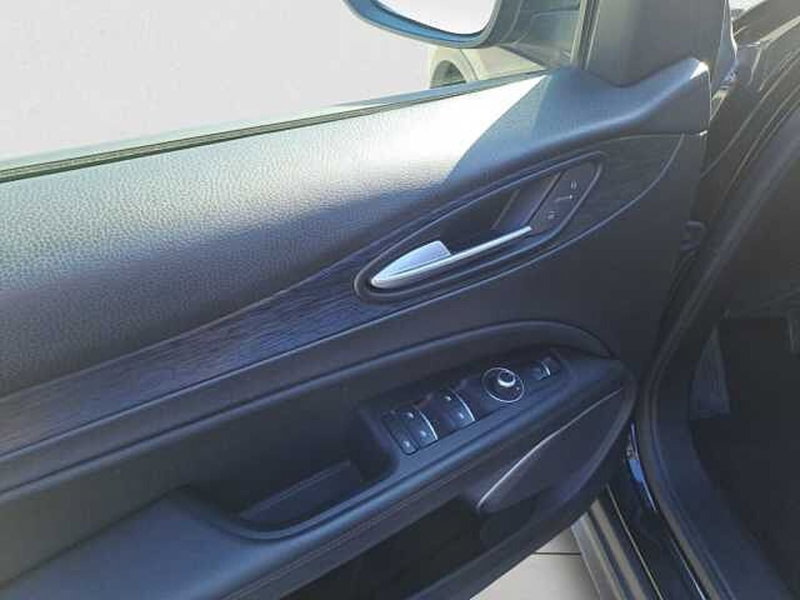 Alfa Romeo Stelvio usata a Venezia (16)