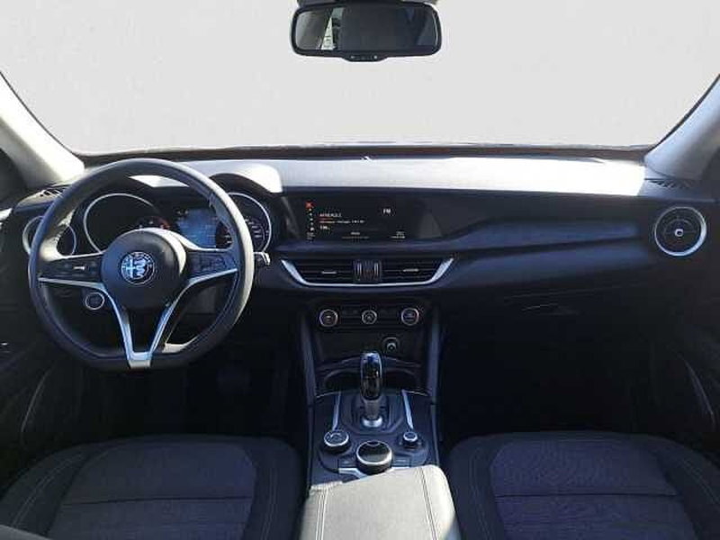 Alfa Romeo Stelvio usata a Venezia (9)