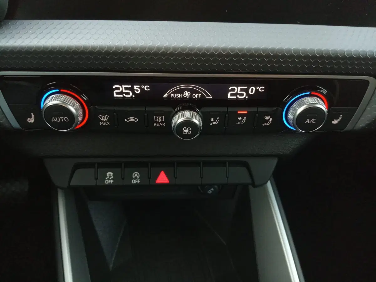 Audi A1 Sportback usata a Bari (8)
