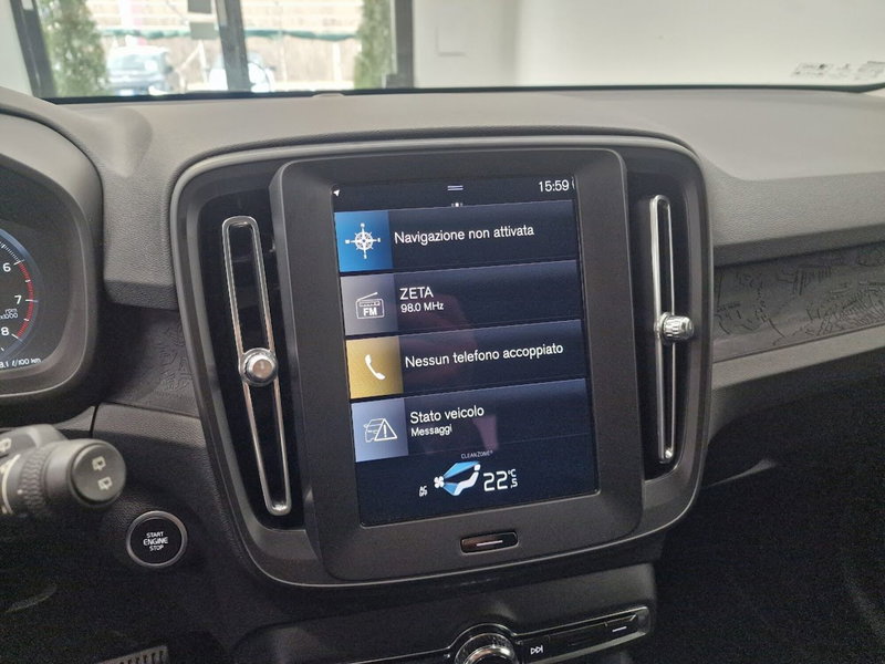 Volvo XC40 usata a Verbano Cusio Ossola (12)