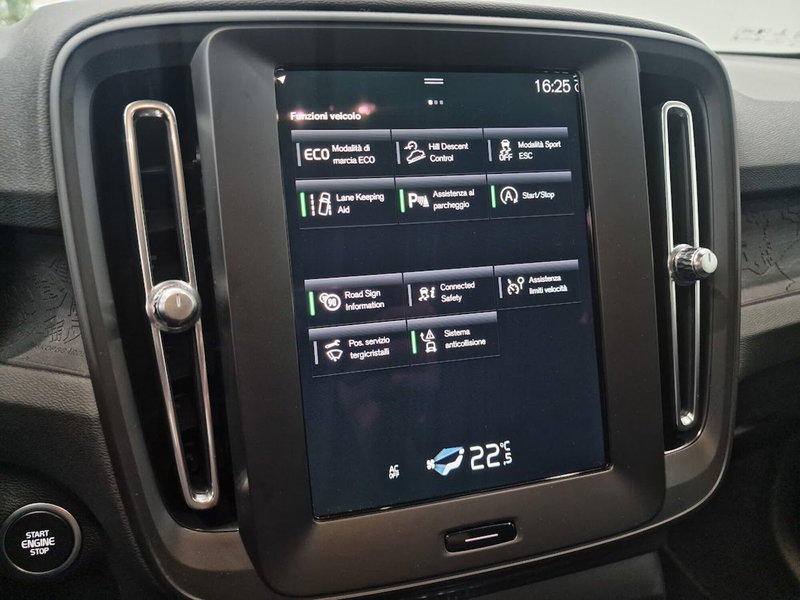 Volvo XC40 usata a Verbano Cusio Ossola (13)