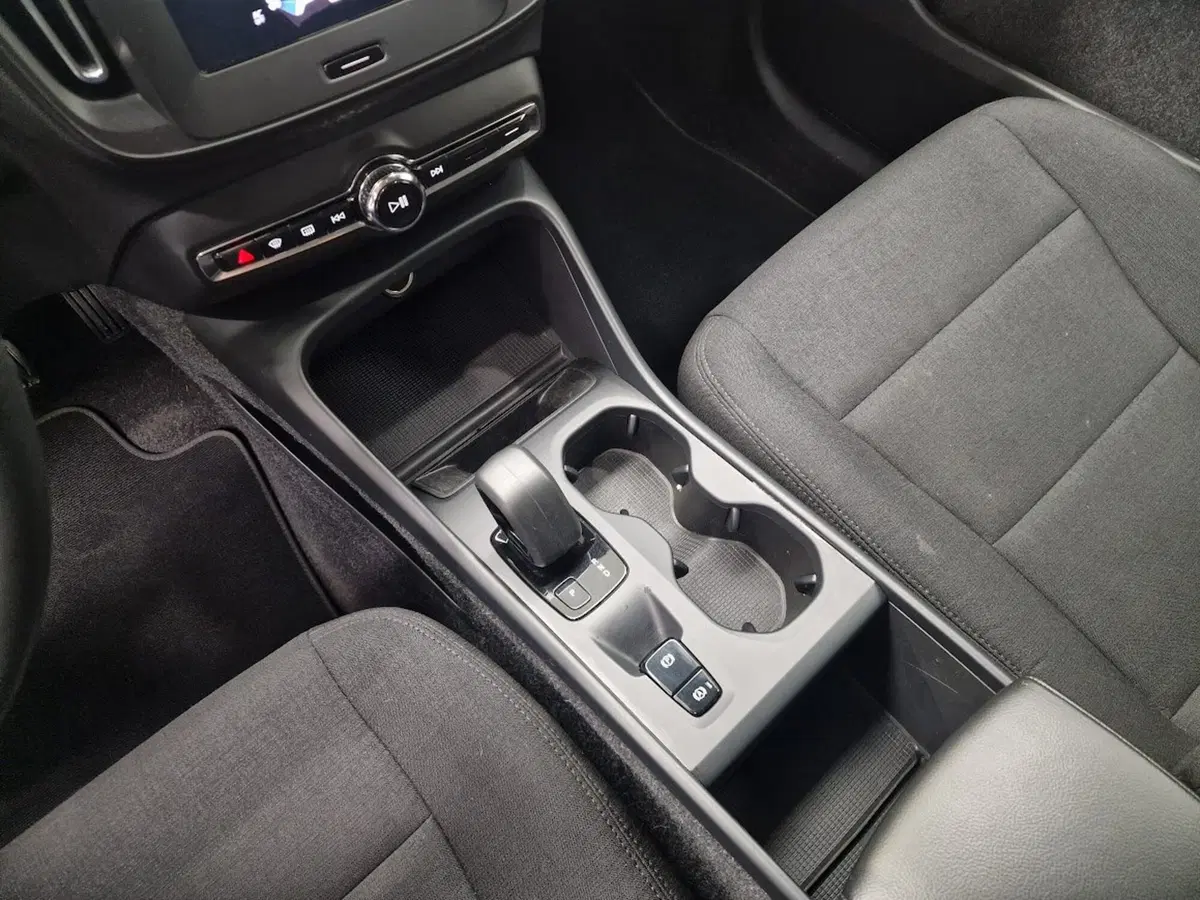Volvo XC40 usata a Verbano Cusio Ossola (14)