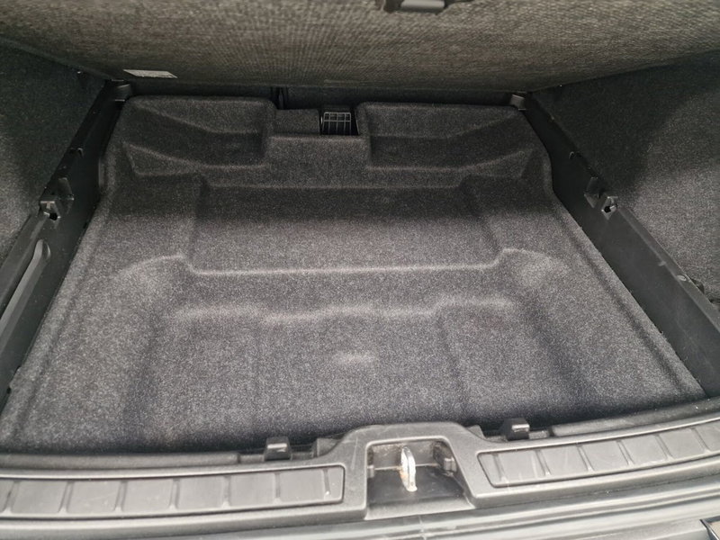 Volvo XC40 usata a Verbano Cusio Ossola (18)