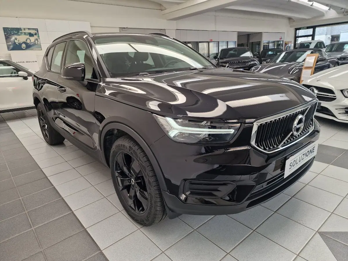Volvo XC40 usata a Verbano Cusio Ossola (19)
