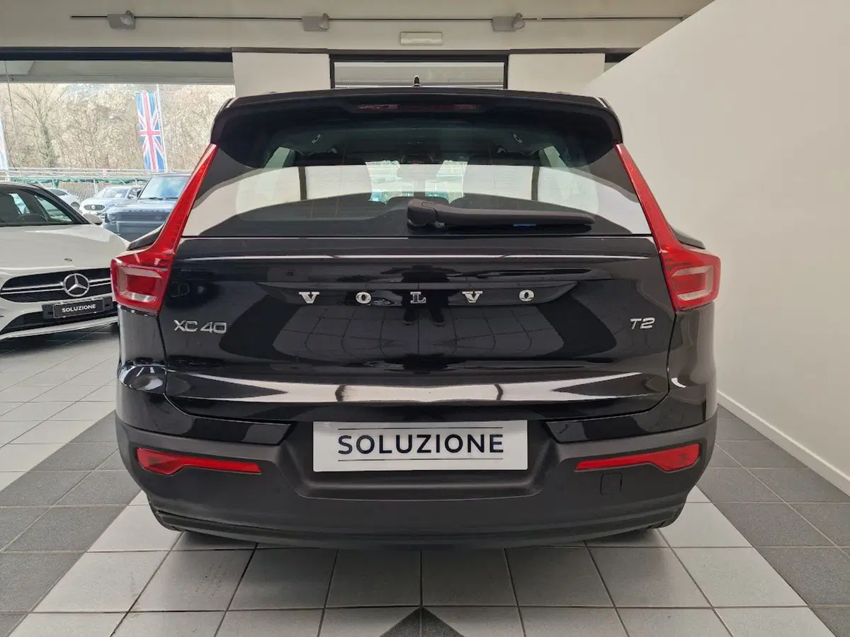 Volvo XC40 usata a Verbano Cusio Ossola (7)