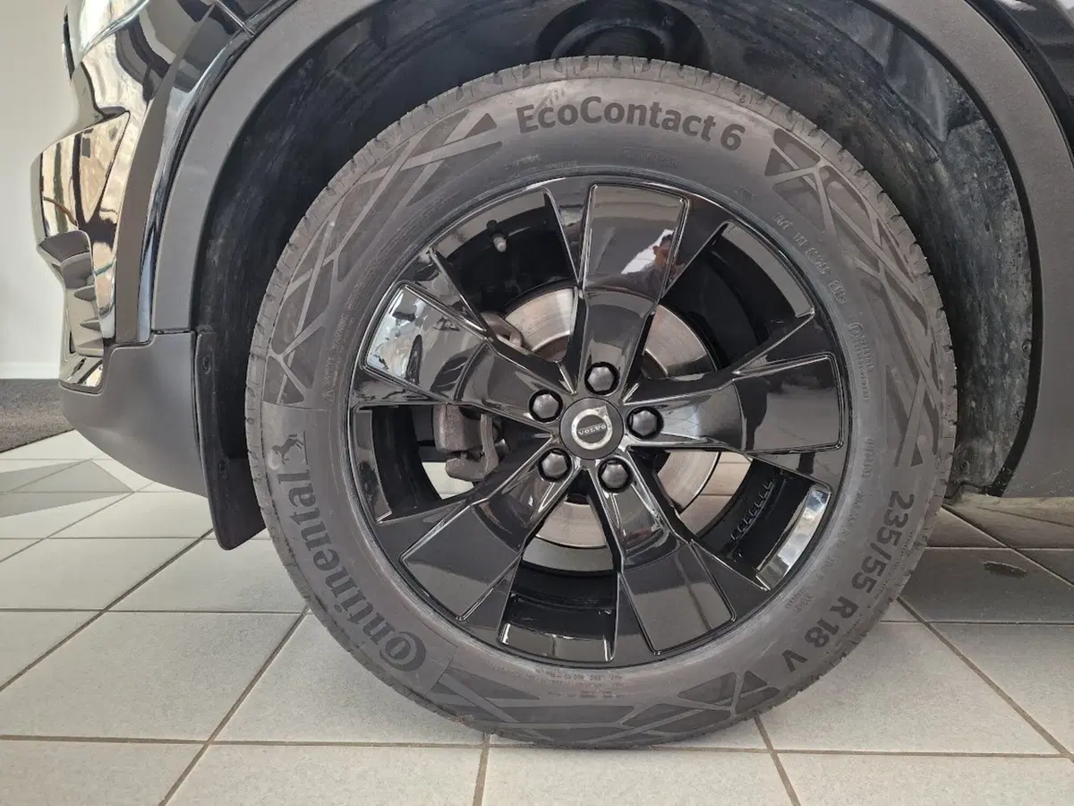 Volvo XC40 usata a Verbano Cusio Ossola (9)