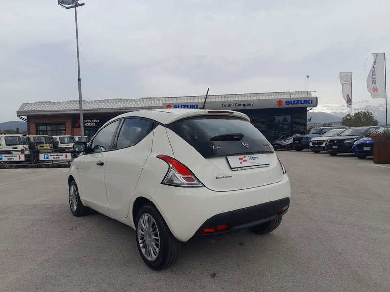 Lancia Ypsilon usata a L'Aquila (15)
