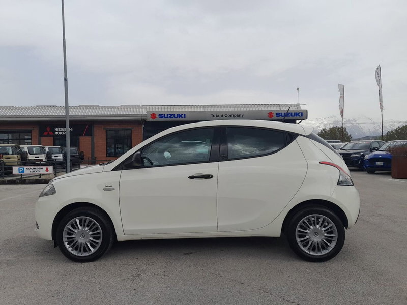 Lancia Ypsilon usata a L'Aquila (2)