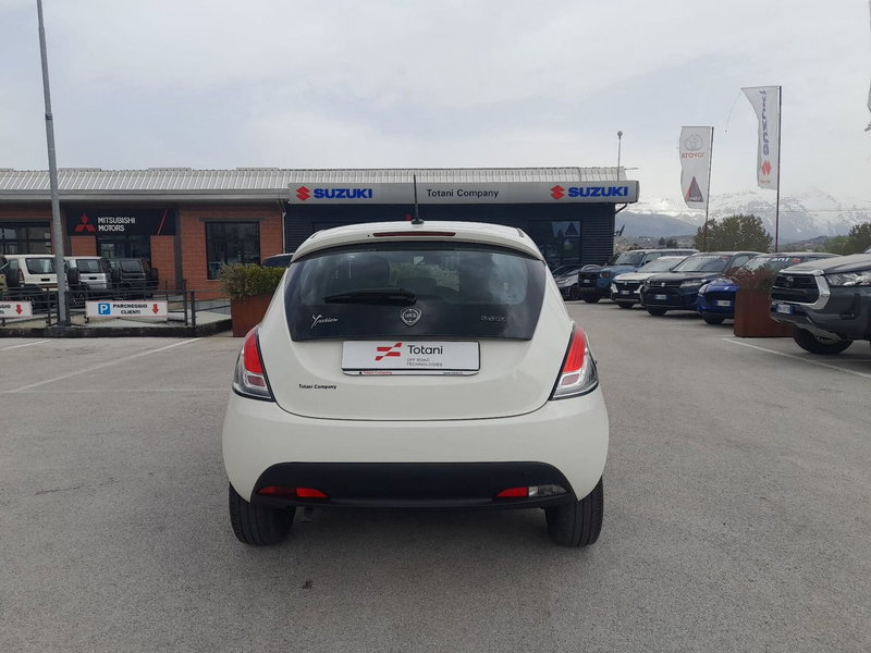 Lancia Ypsilon usata a L'Aquila (4)