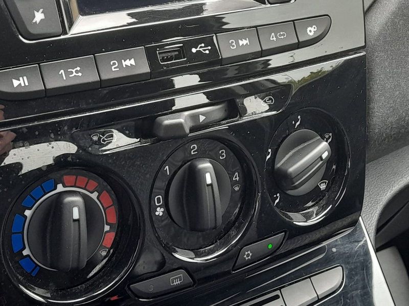 Lancia Ypsilon usata a L'Aquila (6)