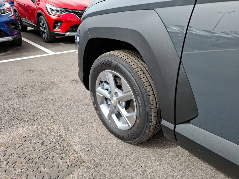 Hyundai Kona nuova a Latina (11)