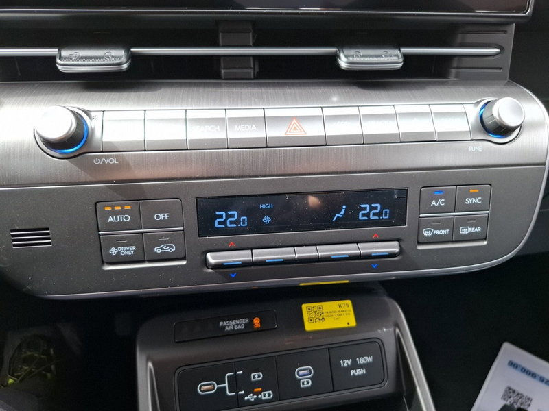 Hyundai Kona nuova a Latina (16)