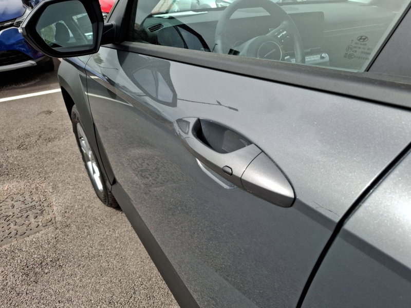 Hyundai Kona nuova a Latina (9)