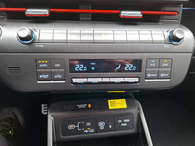 Hyundai Kona nuova a Latina (16)