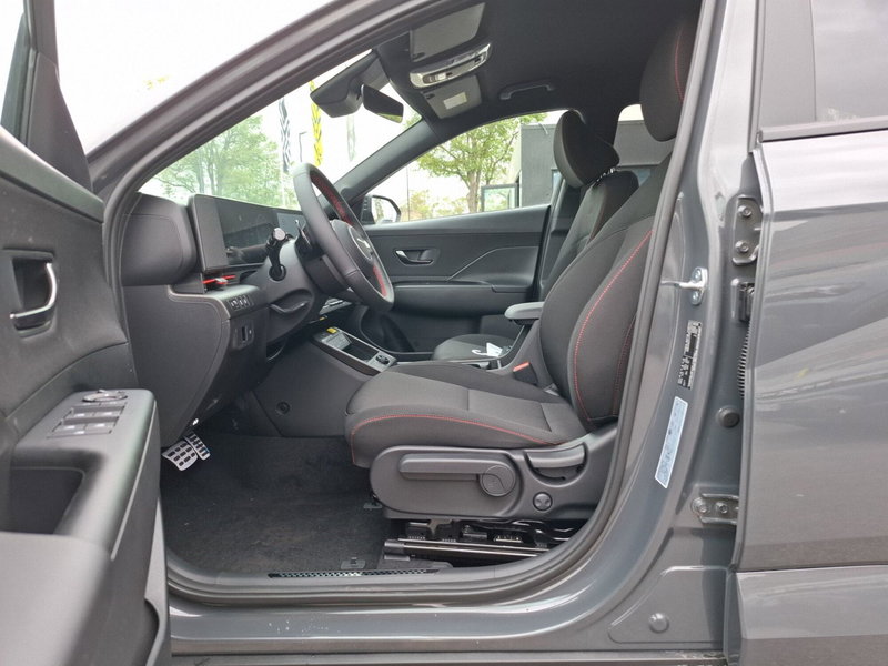 Hyundai Kona nuova a Latina (18)