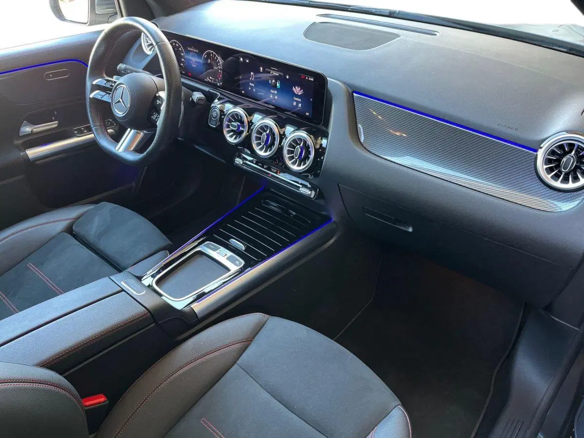 Mercedes-Benz GLA SUV usata a Napoli (13)