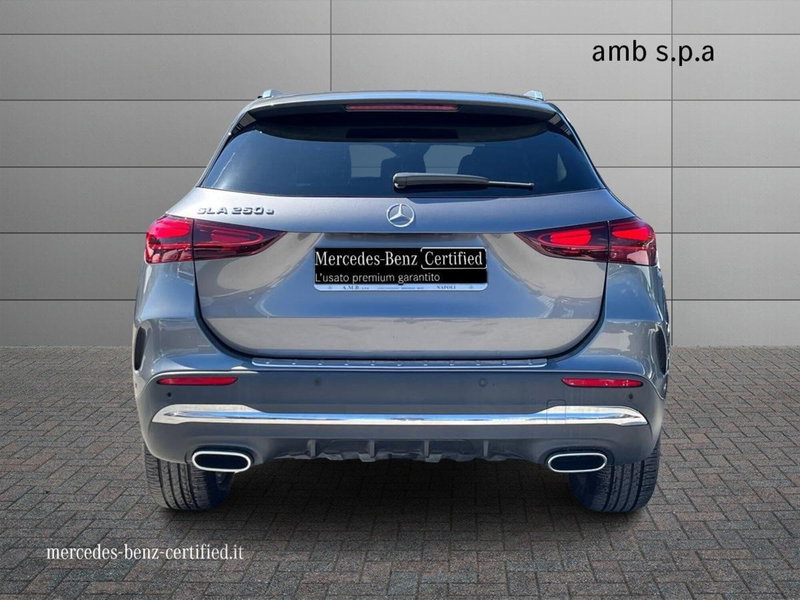 Mercedes-Benz GLA SUV usata a Napoli (4)