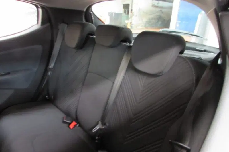 Lancia Ypsilon usata a Milano (13)