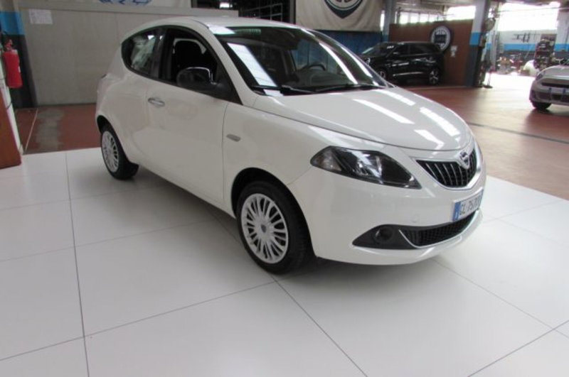 Lancia Ypsilon usata a Milano (2)