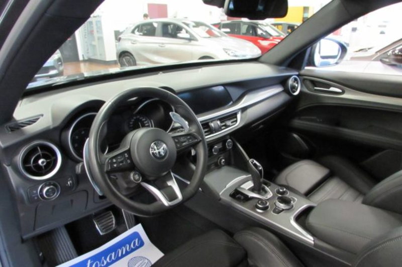 Alfa Romeo Stelvio usata a Milano (7)
