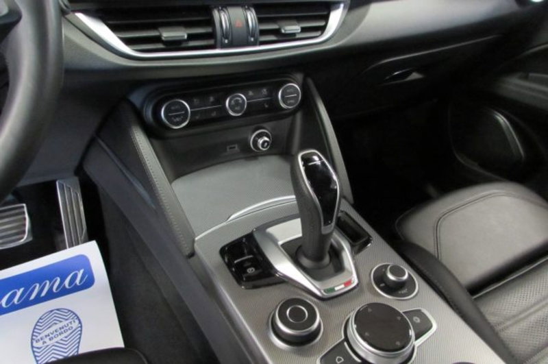 Alfa Romeo Stelvio usata a Milano (9)