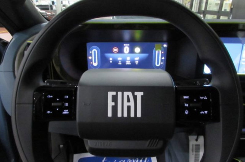 Fiat Grande Panda nuova a Milano (11)