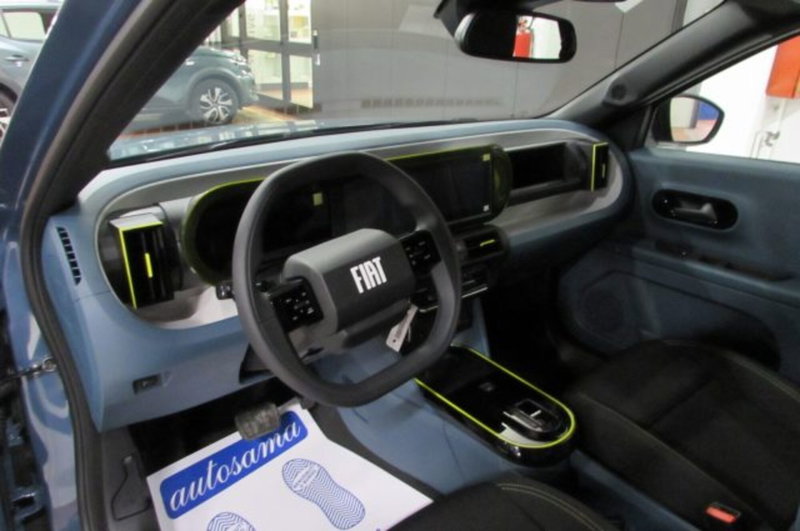 Fiat Grande Panda nuova a Milano (7)