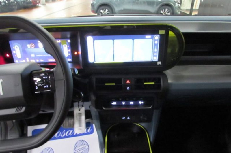 Fiat Grande Panda nuova a Milano (8)