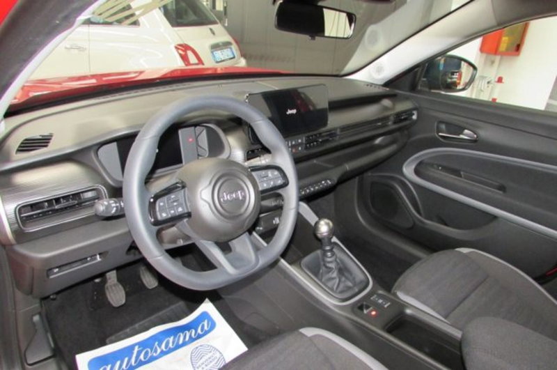 Jeep Avenger nuova a Milano (7)