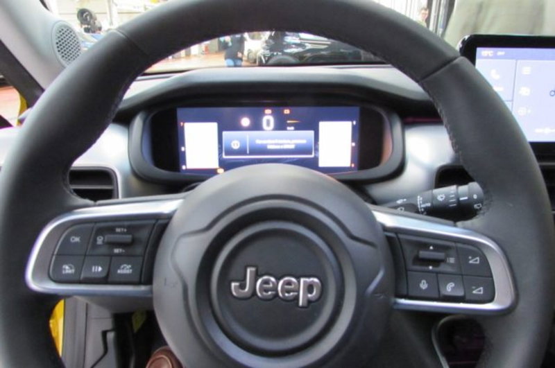 Jeep Avenger usata a Milano (12)